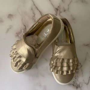 Kenneth Cole Girls KC Ruffle Gold Slip-On Sneakers